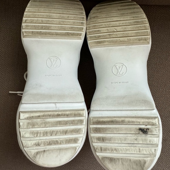 Authentic Louis Vuitton ArcLight Sneaker - Picture 5 of 10